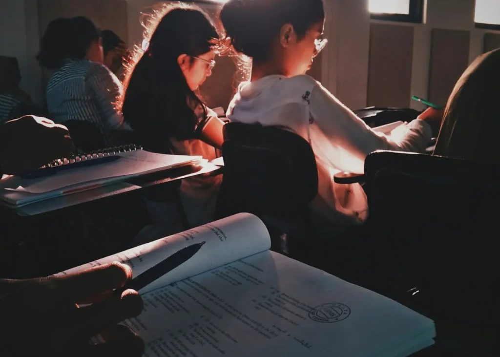 Learner underlining exact evidence in a reading passage